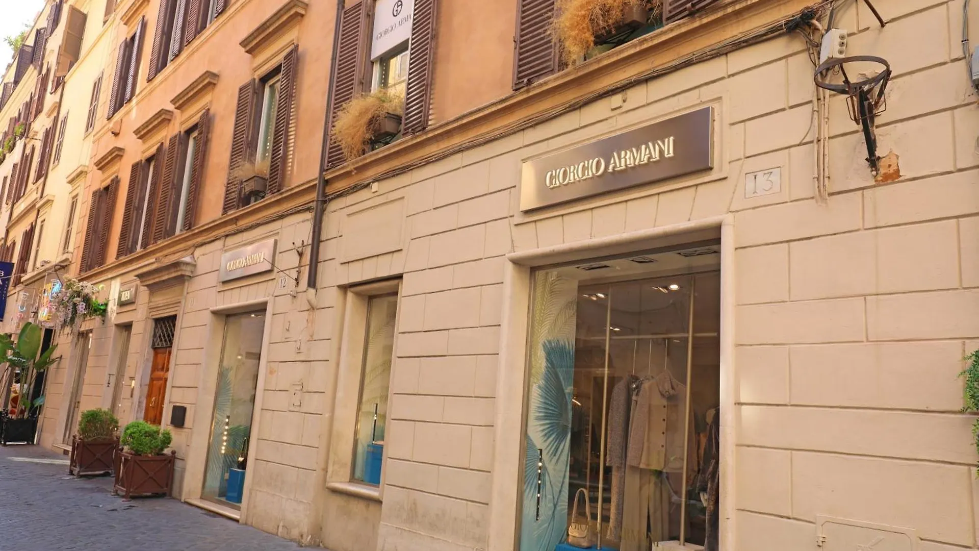 Romerooms Condotti Italy