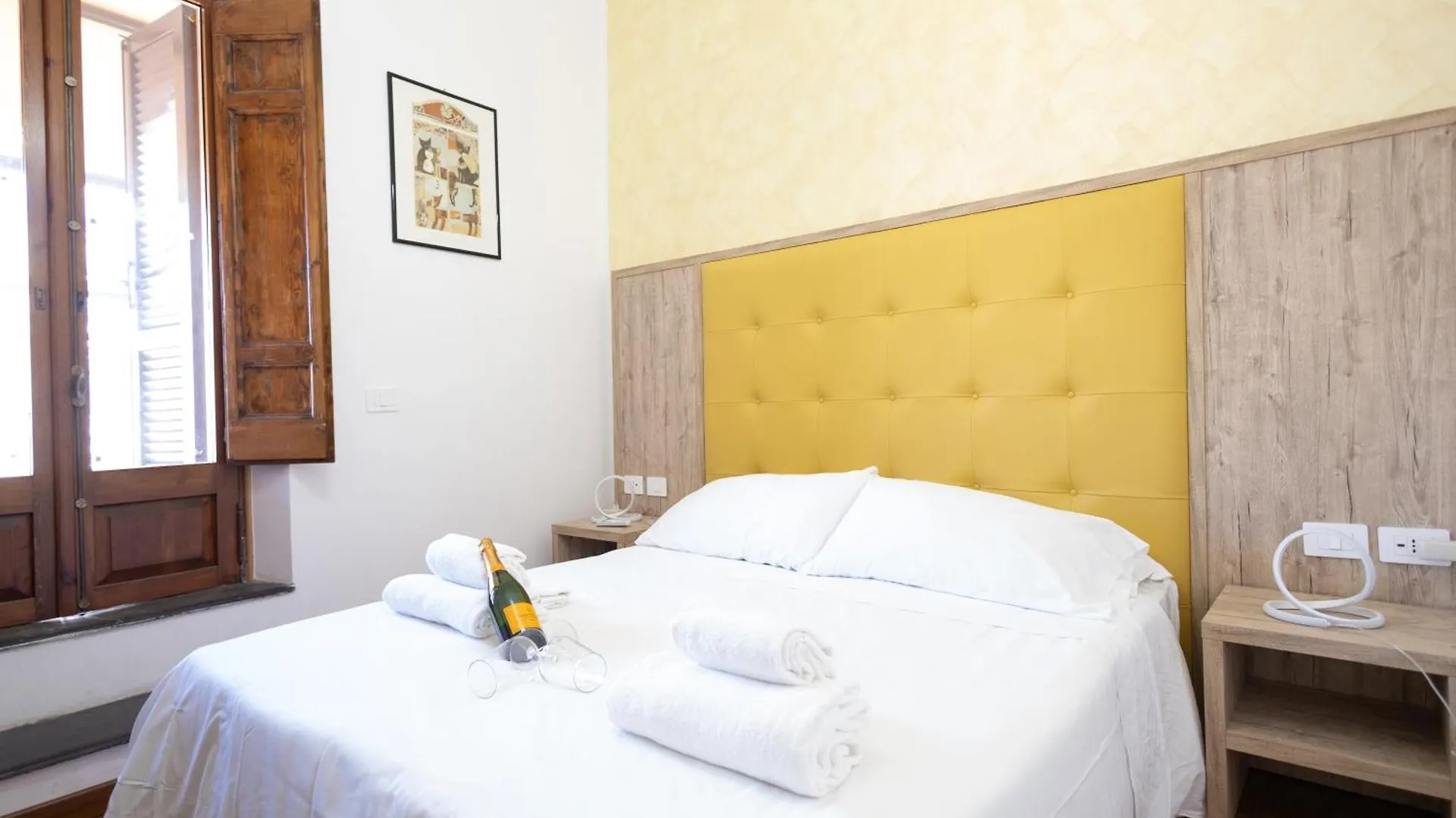 Romerooms Condotti Italy